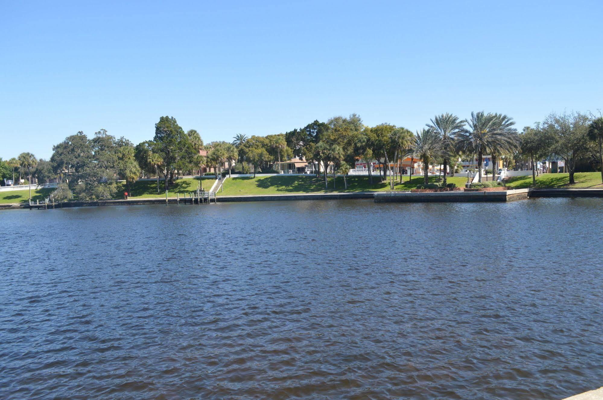 Tarpon Inn Tarpon Springs Exteriör bild