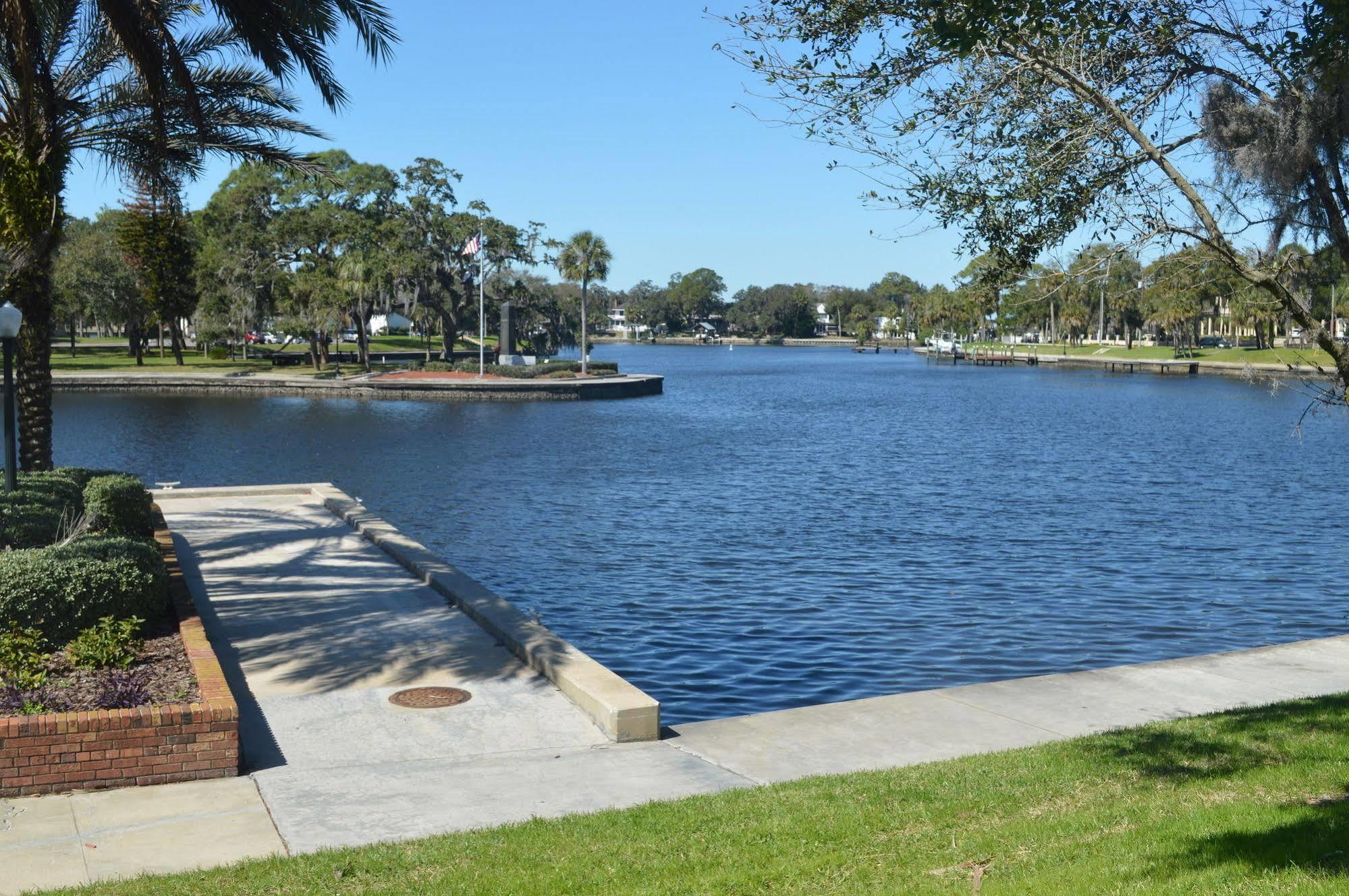 Tarpon Inn Tarpon Springs Exteriör bild